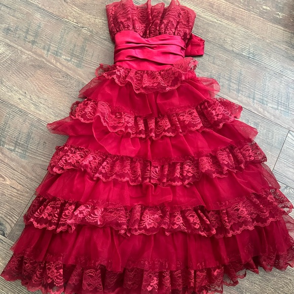 Women's Formal Red Lace Ruffle Dress - Picture 1 of 3